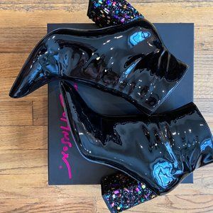 Betsey Johnson Kassie black patent boots - sz 10